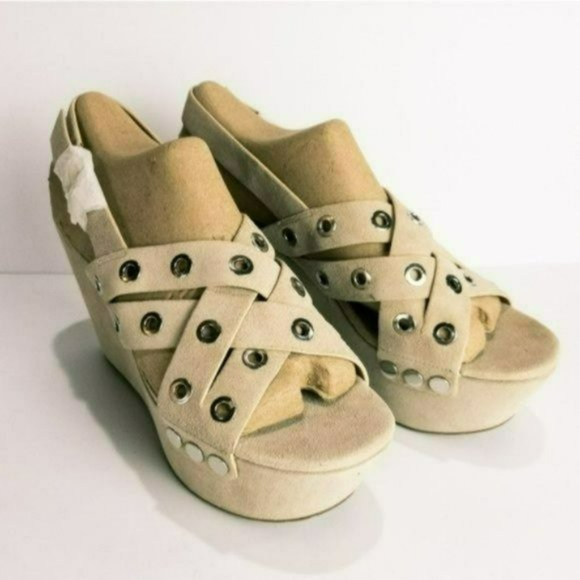 Marc Fisher LTD Bloom Platform Sandal -Beige/Taupe - Picture 3 of 5